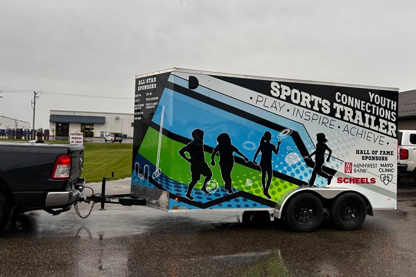 Read more about the article How Service Fleets Can Advertise Without Saying a Word | Fleet Vehicle Graphics